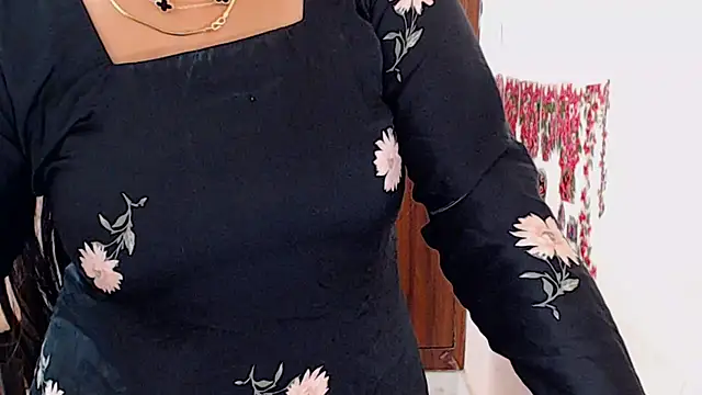 Cute_Shanaya_143 live