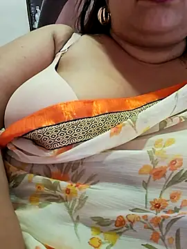 Ravina_patil1 live