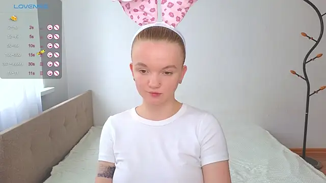 StellaBunny live