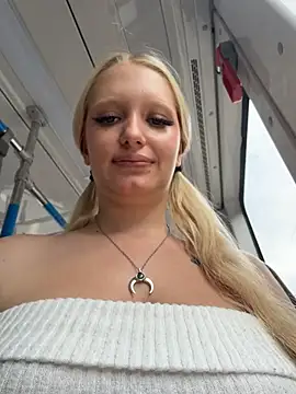 Mila_NoRules live