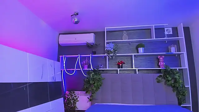 StephieRousee live