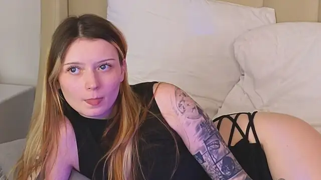 AlyssFrost live