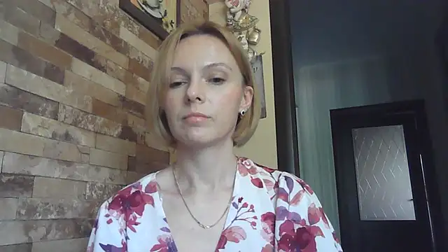 AdelleLovee_ live