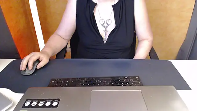 SweetPhoenix76 live