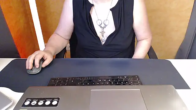 SweetPhoenix76 live