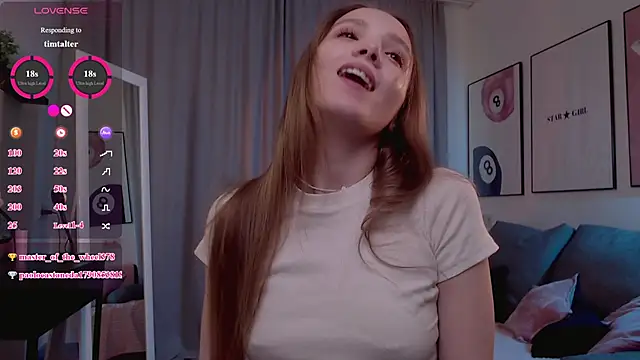 Adria_Arjona live