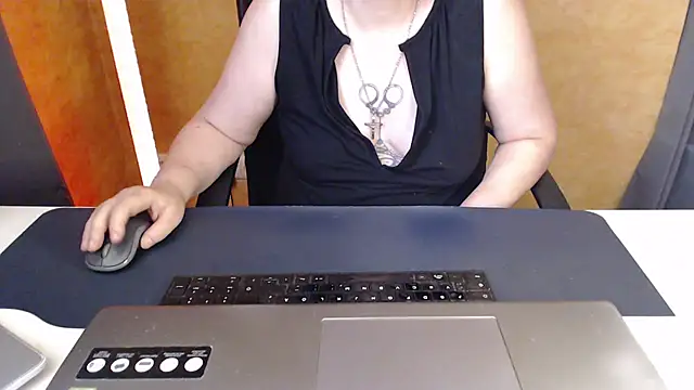 SweetPhoenix76 live
