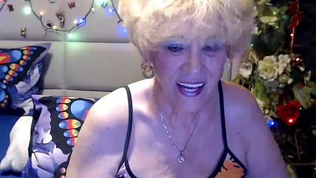 HappyWomanOn live