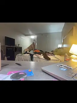 MegaTinyyy live