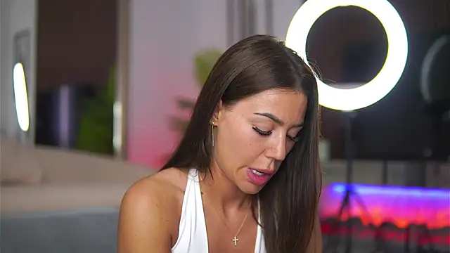 Abbela_White live