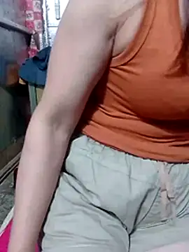 YiyinLy live