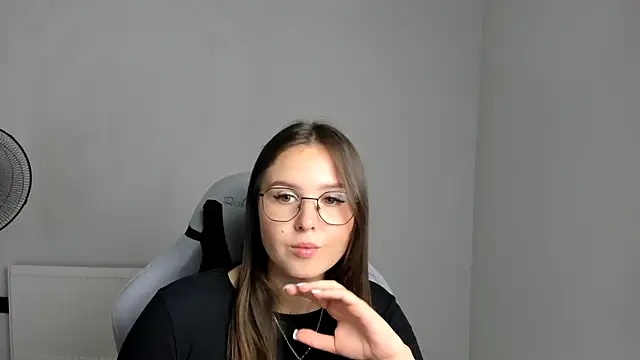 Regina_cute_ live