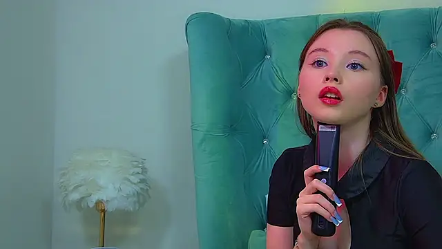 KeiraAsti live