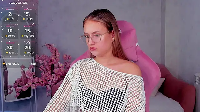 Miaa_Hill live