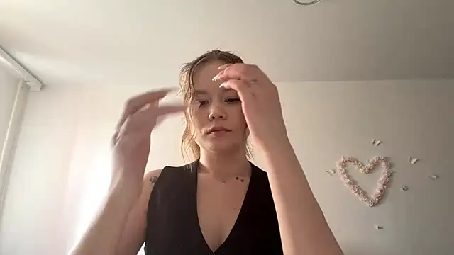 LauranAngelbeck live