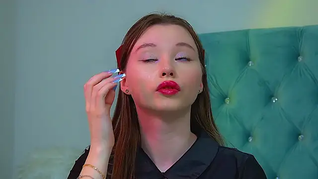 KeiraAsti live