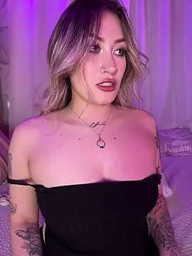 Lally_Valencia__ live