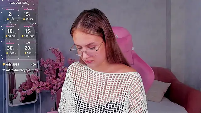 Miaa_Hill live