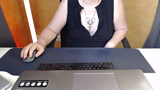 SweetPhoenix76 live