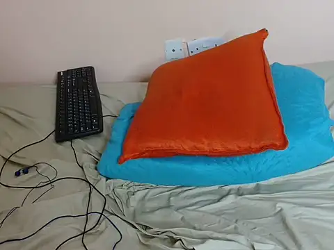 maya_nyla live