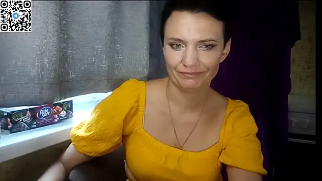HotMamaQueen234 live
