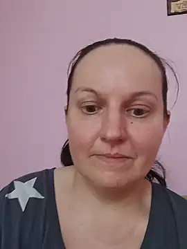 BustyLadyAlma live