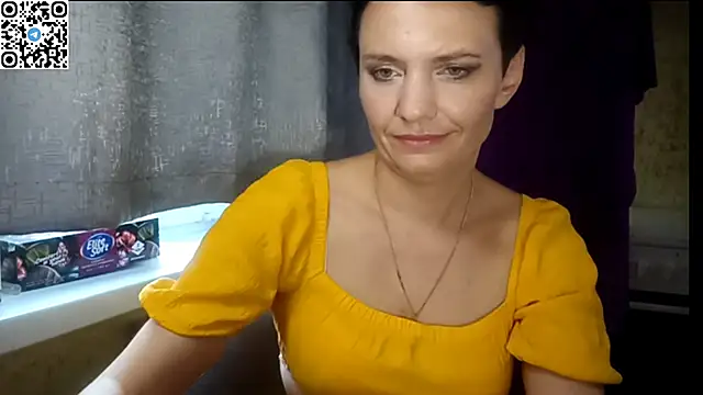 HotMamaQueen234 live