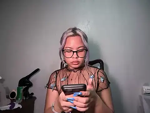 Tina_Slick live