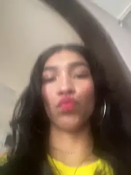 LauraAristizabal live