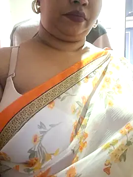 Ravina_patil1 live