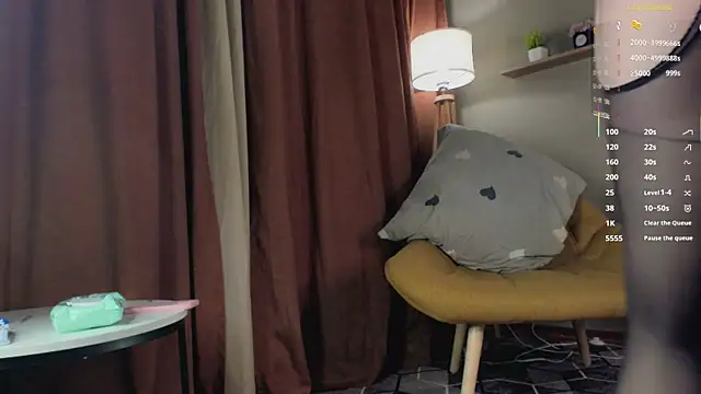 BlondeBombX live