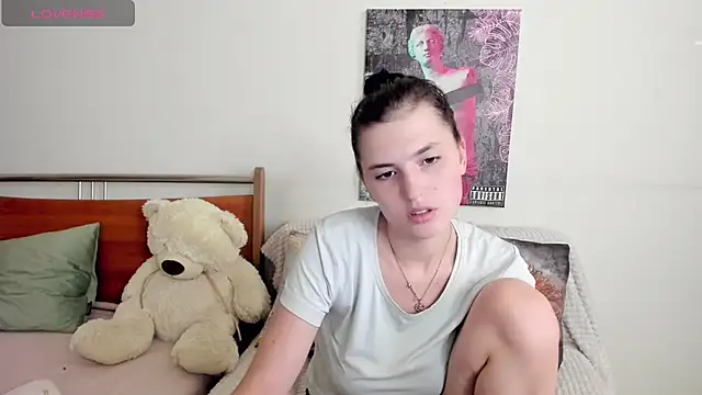 Kira_Devi live