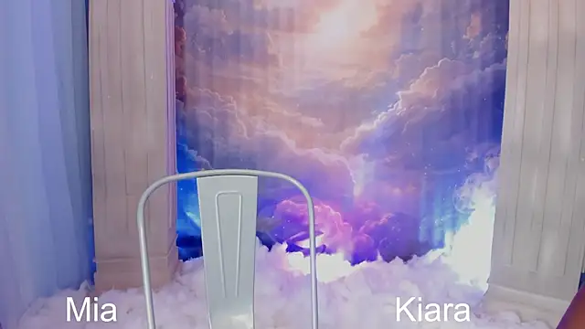 Kiara_Curls live