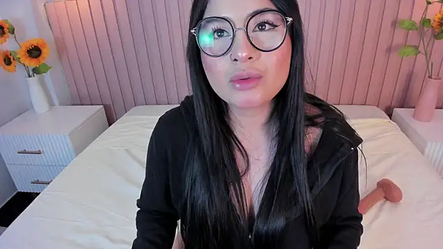 Victoria__Thompson__ live