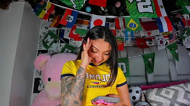 LucyRosse live