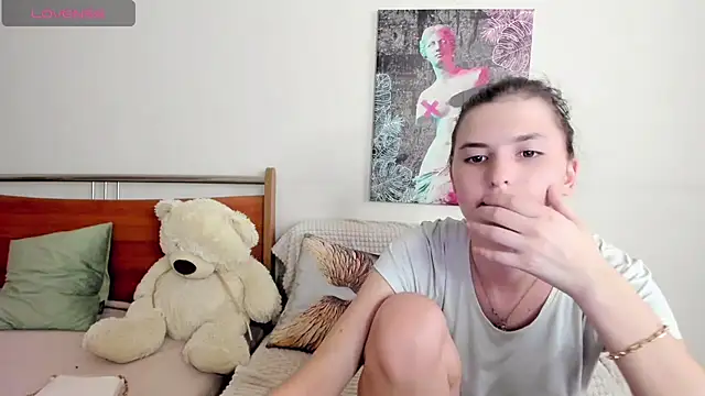 Kira_Devi live