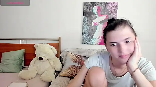 Kira_Devi live