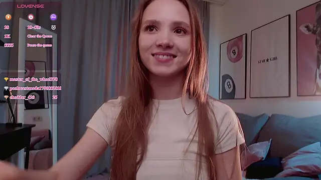 Adria_Arjona live