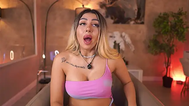 LucyyRosse live