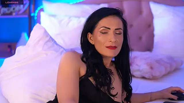 RaisaVawn live