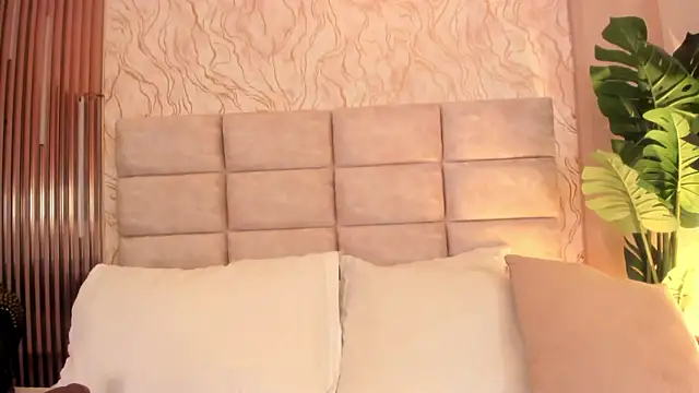 GinaSalanne live