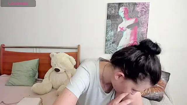 Kira_Devi live