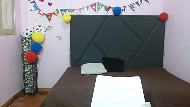 pamela_echeverria live