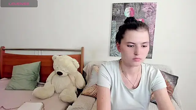 Kira_Devi live