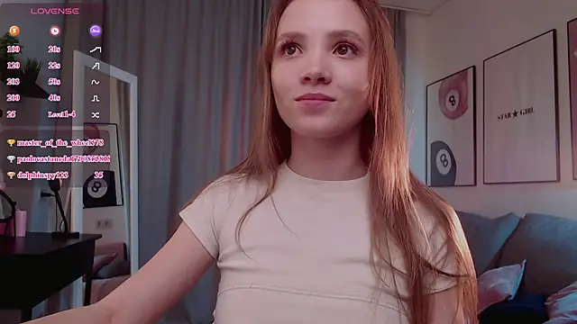 Adria_Arjona live