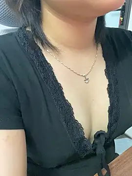 Ellie18 live