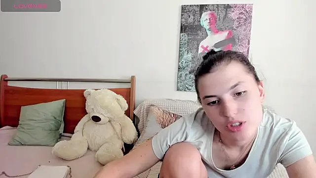 Kira_Devi live
