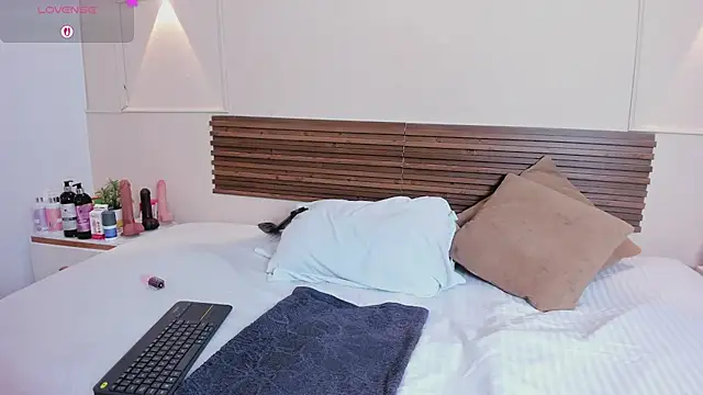 mia_gold_ live
