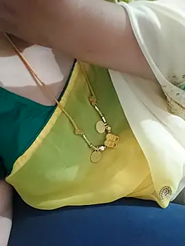 Tamillakshmi27 live