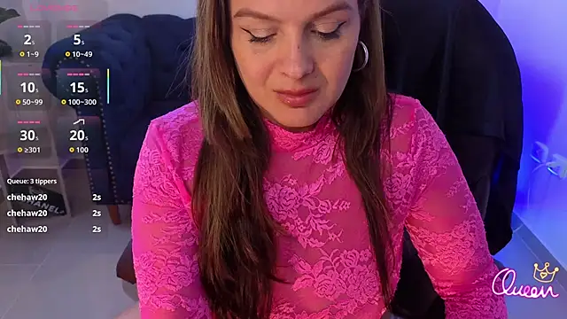 Aida_adams live